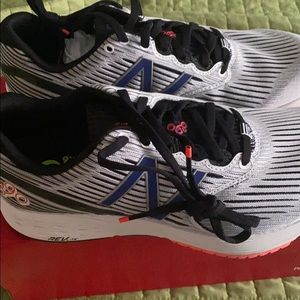 Brand new never worn New Balance 890 Revlite